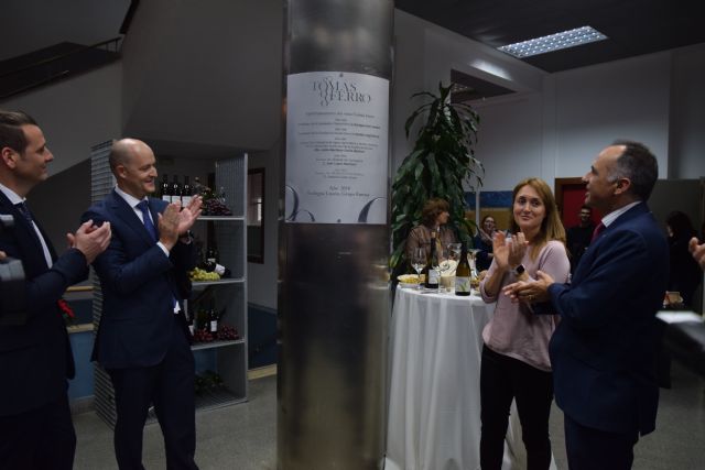 La UPCT embotella 3.000 litros de vino de uva merseguera - 1, Foto 1
