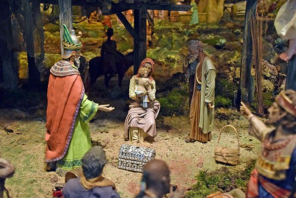 La Fundación Cajasol ha dado el pistoletazo de salida a la Navidad con su Belén hebreo - 4, Foto 4