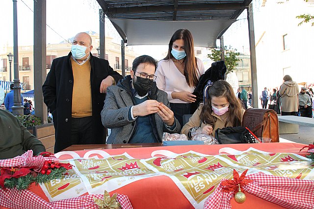 Buena acogida del mercadillo de artesanía que hizo un guiño a la Navidad - 1, Foto 1
