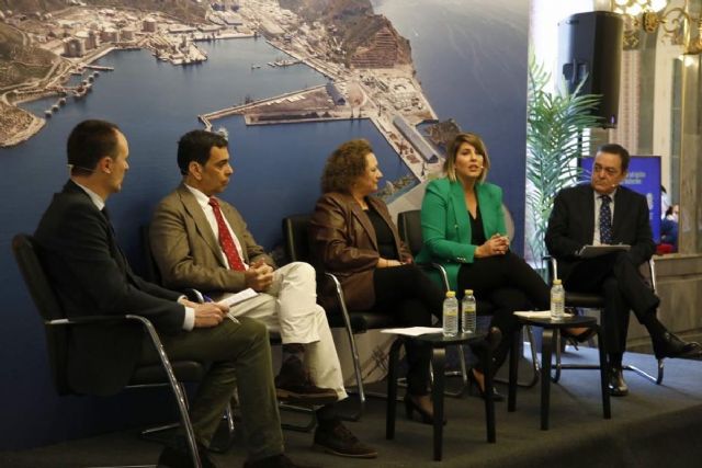 La alcaldesa anima a las empresas regionales a crecer con Cartagena y Barlomar - 1, Foto 1