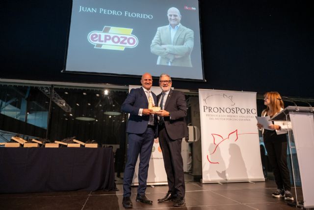 El director de Operaciones de ElPozo Alimentacin, Juan Pedro Florido consolida su posicin como mejor analista del mercado porcino espaol al ganar un nuevo oro en los premios de Mercolleida, Foto 1