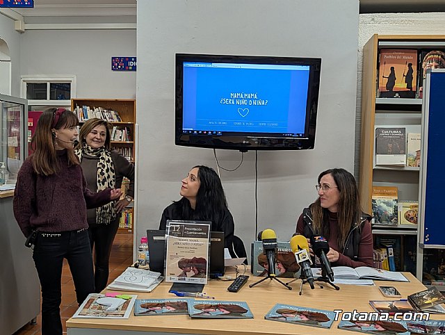Una tarde de Super Pés: Patricia Salas y Eulalia Inés Baños presentan el cuento ilustrado Mamá, mamá, ¿será niño o niña? - 5, Foto 5
