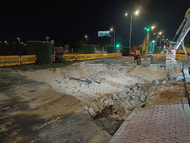 El Ayuntamiento facilita vías alternativas de circulación por los trabajos en avda. Miguel Indurain debido a la incidencia en la calzada - 2, Foto 2