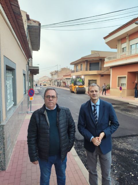 El Ayuntamiento renueva el asfalto en la calle Las Casas de Sangonera la Verde mejorando la seguridad de los usuarios - 2, Foto 2