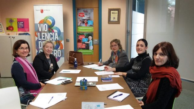 El Gobierno regional impulsa la especialización profesional sanitaria para prevenir la violencia contra las mujeres - 1, Foto 1