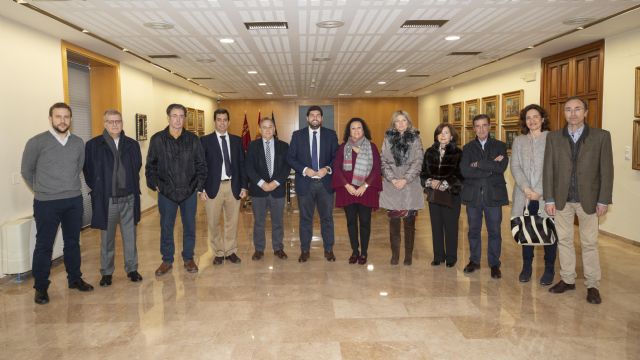 López Miras ensalza el trabajo y compromiso de quienes han hecho posible que mañana abra el Aeropuerto Internacional de la Región - 1, Foto 1