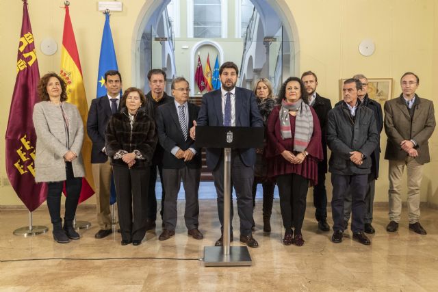 López Miras ensalza el trabajo y compromiso de quienes han hecho posible que mañana abra el Aeropuerto Internacional de la Región - 2, Foto 2