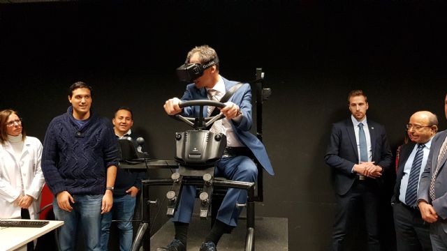 Estudiantes de Alhama comparten su vocacin con el ministro Pedro Duque, Foto 2