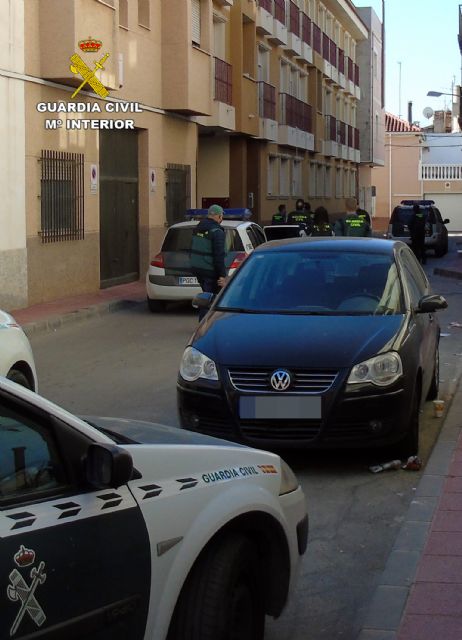La Guardia Civil desmantela en Murcia un grupo delictivo dedicado a cometer estafas a través de internet - 2, Foto 2