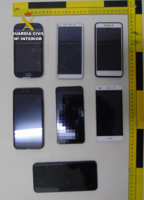 La Guardia Civil desmantela en Murcia un grupo delictivo dedicado a cometer estafas a través de internet - 3, Foto 3