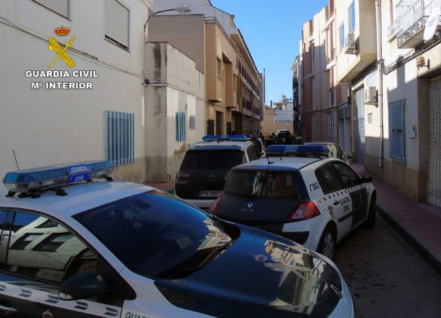 La Guardia Civil desmantela en Murcia un grupo delictivo dedicado a cometer estafas a través de internet - 5, Foto 5