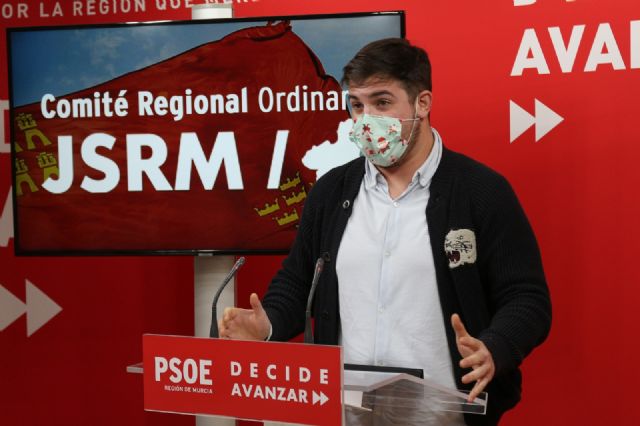    [JSRM: The regional government puts the health of university students at risk by refusing to reinforce public transportation, Foto 1
