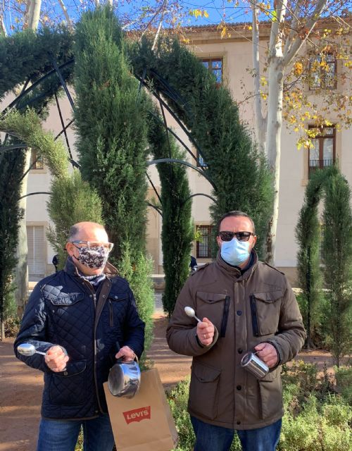 Los hosteleros se concentran ante San Esteban para denunciar el maltrato al sector - 3, Foto 3