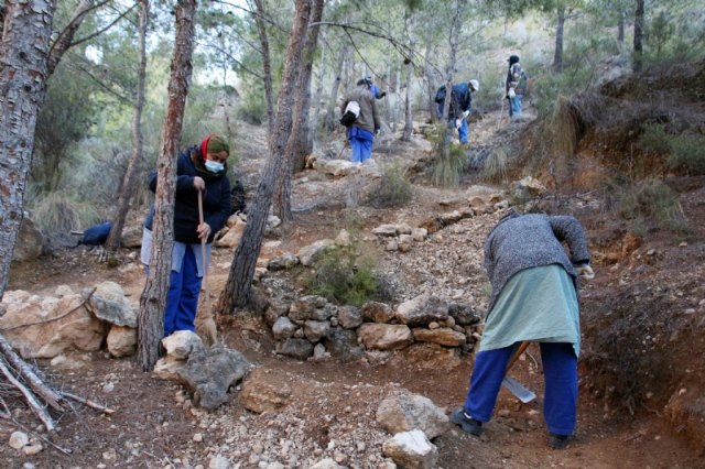 Los consejos comarcales trabajan en el mantenimiento de los senderos tradicionales de La Muela, Foto 1