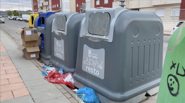 PP Águilas celebra que por fin se ponga en marcha un plan de limpieza de choque en las calles de la localidad - 1, Foto 1