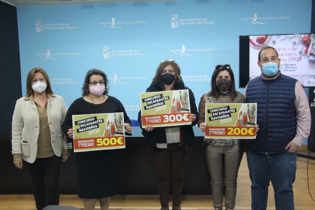 El Rey del Pollo gana el concurso de Escaparates con su corral navideño - 1, Foto 1