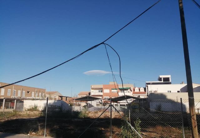 EL PP denuncia que los cables de corriente que rodean el solar del antiguo Hogar de las Personas Mayores siguen colgando - 5, Foto 5
