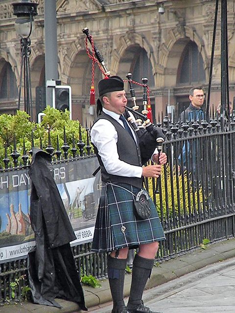 El kilt (o falda escocesa), vinculado especialmente a la historia de Escocia - 4, Foto 4