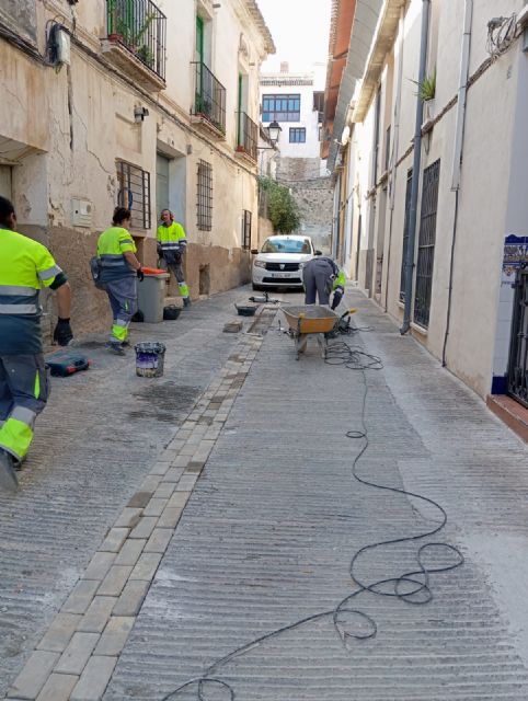 La alcaldesa de Cehegín destaca los avances en accesibilidad urbana con el Programa Mixto de Empleo y Formación - 2, Foto 2