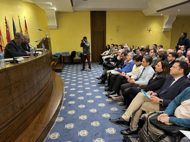 El Gobierno regional reitera al Ministerio la urgencia de adoptar alternativas a la prohibición del uso agua de pozos y acuíferos a partir de 2027 - 1, Foto 1