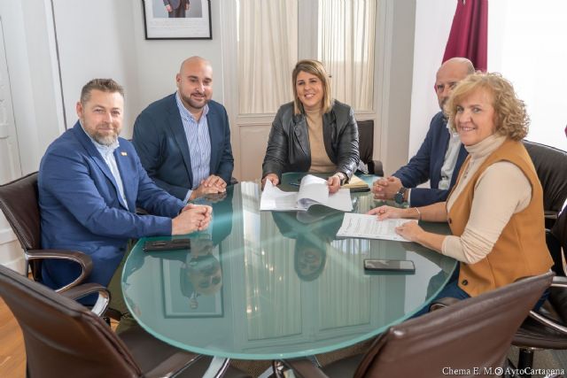 El Ayuntamiento presentará a la Federación de Tropas y Legiones un nuevo diseño para la feria y el campamento festero - 1, Foto 1