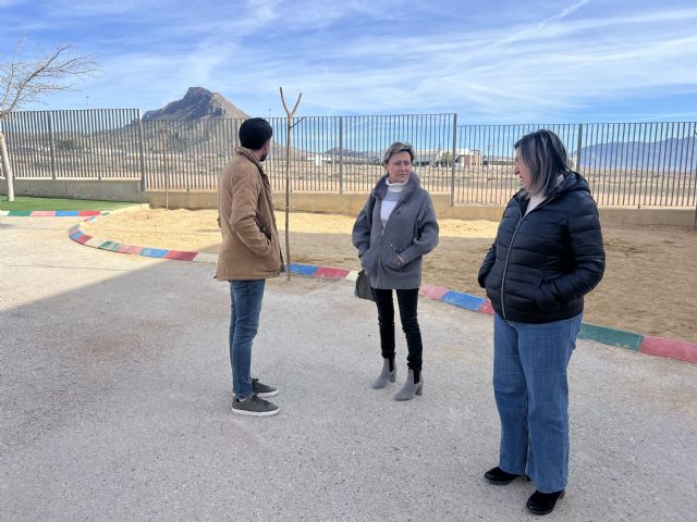 El Ayuntamiento de Jumilla inicia el Plan Sombra para naturalizar los patios escolares - 5, Foto 5
