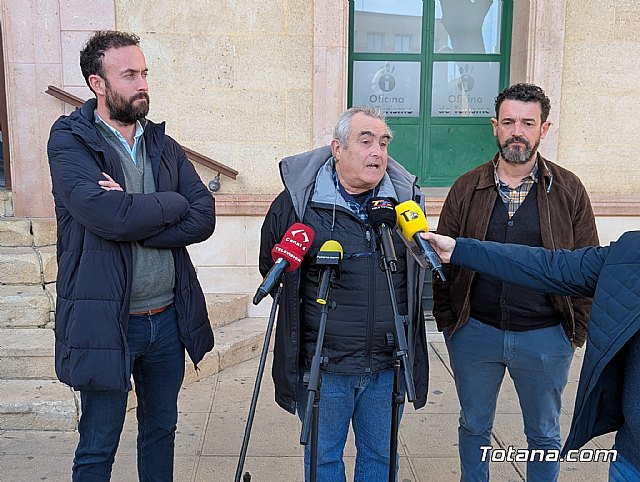 Vecinos de varios edificios del centro de Totana exigen soluciones urgentes ante las filtraciones continuadas de agua, Foto 2