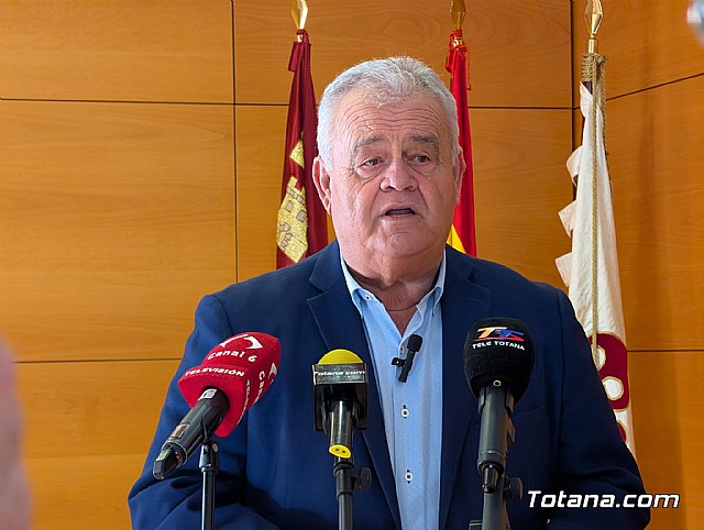 Vecinos de varios edificios del centro de Totana exigen soluciones urgentes ante las filtraciones continuadas de agua, Foto 3