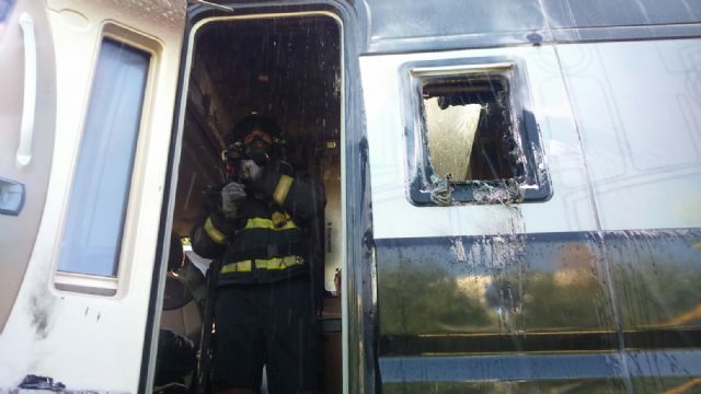 Incendio de una autocaravana en Villas Caravaning - 1, Foto 1