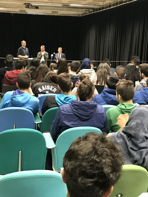 El actor Pedro Ángel Roca comparte experiencias con jóvenes de Torre-Pacheco - 1, Foto 1