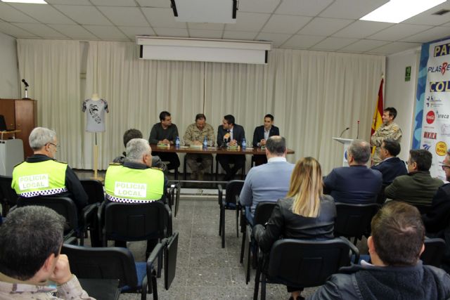 Presentada oficialmente la IV Carrera Popular Base Aérea de Alcantarilla, que se celebrará el próximo domingo 19 de febrero, con salida y meta en nuestra ciudad - 4, Foto 4
