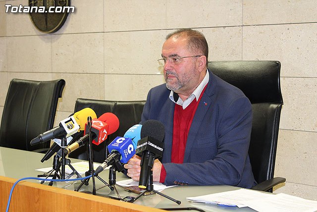 Rueda de prensa. Alcalde de Totana (Pleno extraordinario: propuesta Alcaldía refinanciación préstamo BBVA), Foto 1