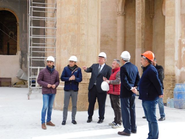 Fulgencio Gil y Francisco Bernabé visitan las obras de recuperación de la iglesia de Santa María en las que el Gobierno de España ha invertido más de 1.080.000 euros - 1, Foto 1