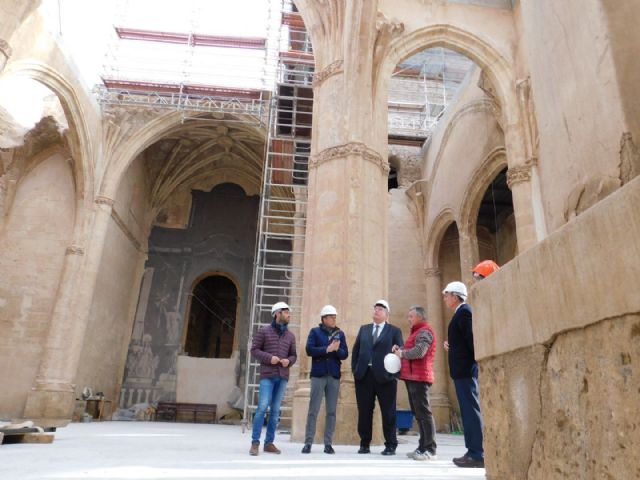 Fulgencio Gil y Francisco Bernabé visitan las obras de recuperación de la iglesia de Santa María en las que el Gobierno de España ha invertido más de 1.080.000 euros - 3, Foto 3