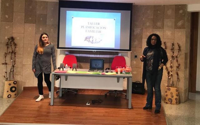 El Programa de Desarrollo Gitano organiza un taller de planificación familiar para jóvenes - 1, Foto 1