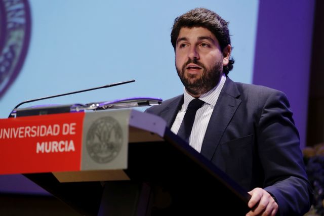 López Miras preside el acto de entrega de Medallas de Oro de la UMU - 2, Foto 2