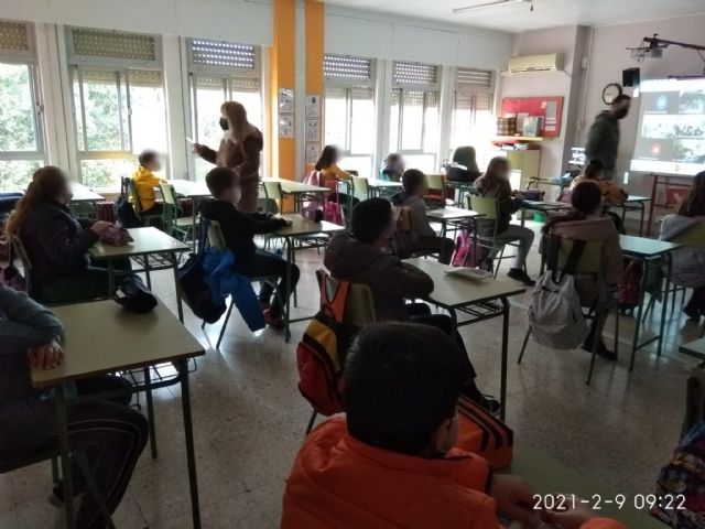 1.063 alumnos de Primaria, ESO y Bachiller de Alcantarilla asisten a las charlas sobre basuras marinas - 1, Foto 1