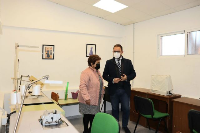 El alcalde de Lorca inaugura el Centro Cívico 'El Bache', un gran espacio de reunión y de ocio para todos los vecinos y vecinas de Campillo - 1, Foto 1