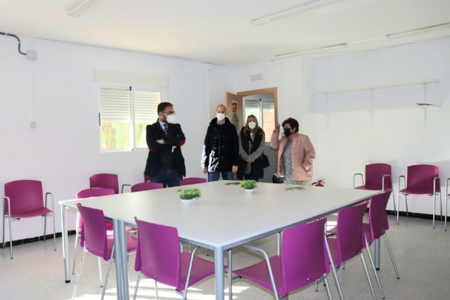 El alcalde de Lorca inaugura el Centro Cívico 'El Bache', un gran espacio de reunión y de ocio para todos los vecinos y vecinas de Campillo - 2, Foto 2