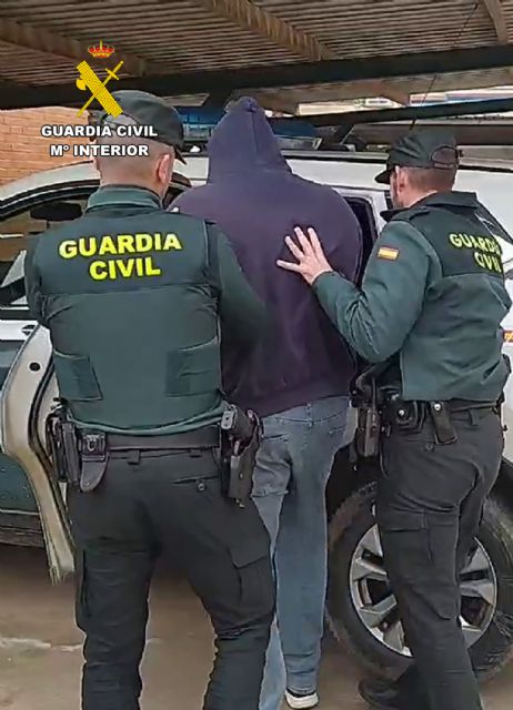 La Guardia Civil sorprende a dos jóvenes tras la comisión de un robo en una vivienda de El Algar - 2, Foto 2