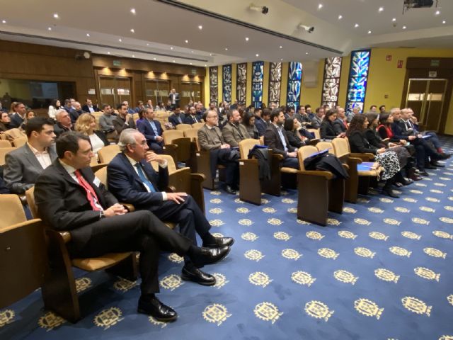 Frente a las previsiones pesimistas, la economía está resistiendo: Juan Carlos Martínez, profesor IE Business School - 3, Foto 3