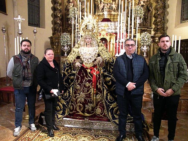 Sevilla . El capataz sevillano Antonio Sanchez del Pino y sus auxiliares llevara el palio de la Virgen de la Esperanza de Alcalá del Río en 20224 - 1, Foto 1