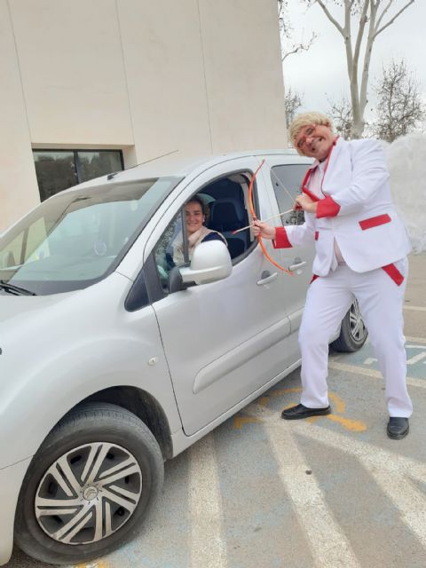 Cupido pasea por las calles de Torre Pacheco sorprendiendo a los vecinos - 3, Foto 3