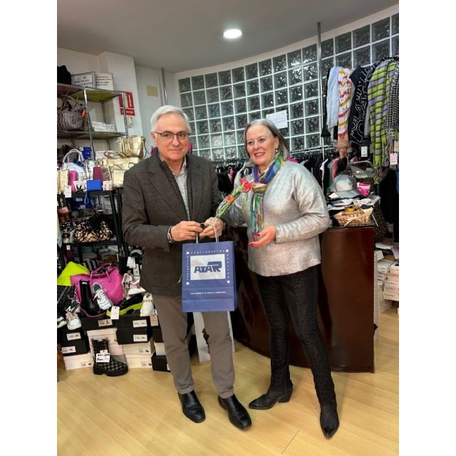 Gracias por amar el comercio local - 1, Foto 1