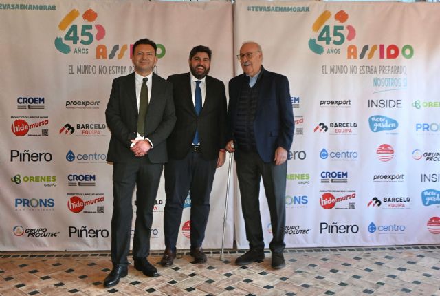 L�pez Miras reconoce los 45 a�os de dedicaci�n de Assido a las personas con discapacidad intelectual, Foto 2