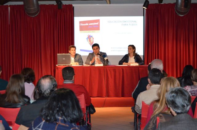 Toni García Arias reivindica la importancia de la correcta gestión de las emociones en su libro Educación emocional para todos - 2, Foto 2