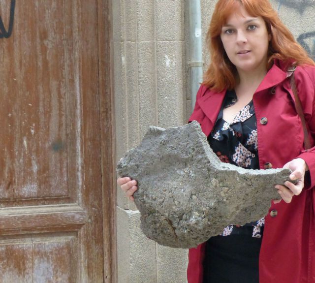 Un nuevo desprendimiento en el casco histórico de Lorca pone en peligro la vida de los peatones ante la indiferencia del PP - 1, Foto 1