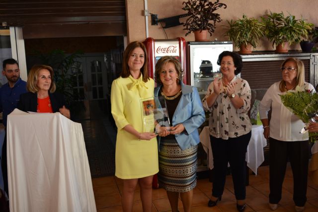 La alcaldesa, el grupo Mucho por vivir y Paca Albarracín, galardonadas en los premios Día de la Mujer - 2, Foto 2