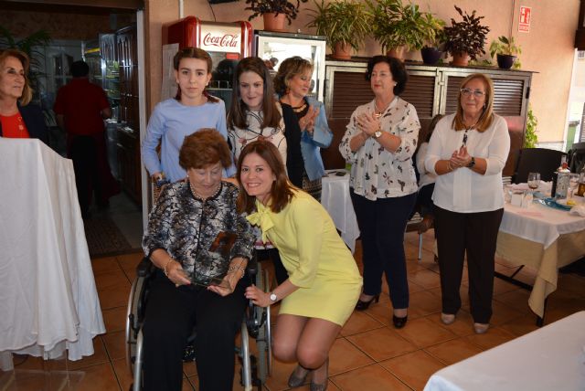 La alcaldesa, el grupo Mucho por vivir y Paca Albarracín, galardonadas en los premios Día de la Mujer - 3, Foto 3