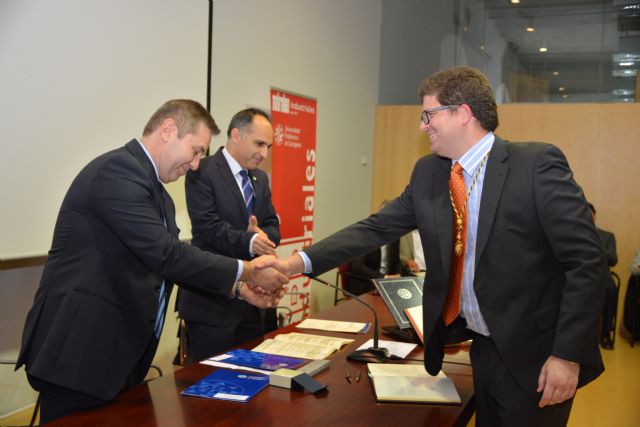 Toma posesión el nuevo equipo de dirección de la Escuela de Industriales - 1, Foto 1